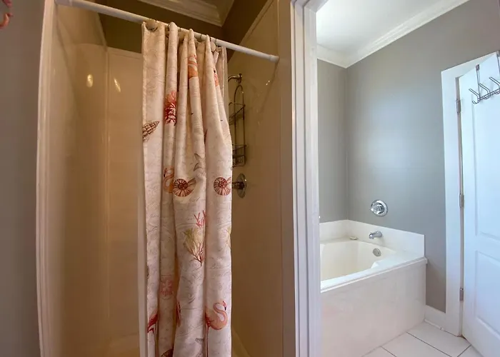 No Problem 6c By Pkrm Apartment Pensacola